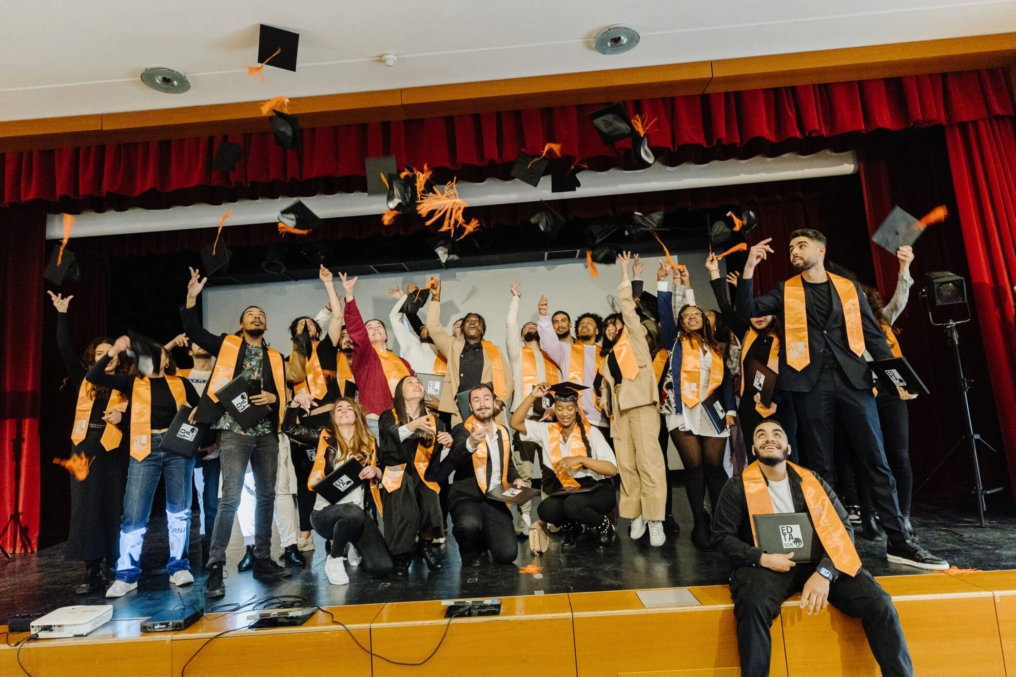 Cérémonie de remises de diplômes des écoles du groupe Pixys Education